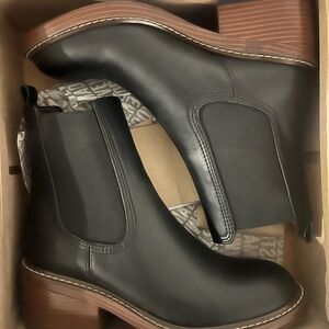 Brand New Never Worn Steve Madden Black Leather Ankle Boots